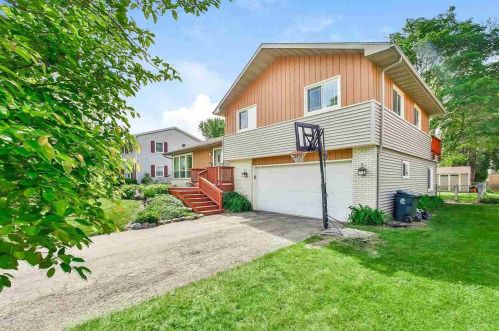 4609 Bunker Hill Ln, Madison, WI 53704-3217