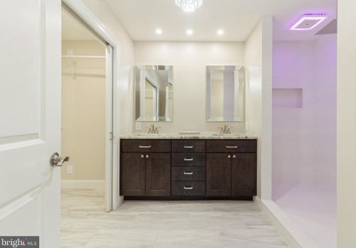 891 Kings Hwy, Pilesgrove NJ  08098-5456 exterior