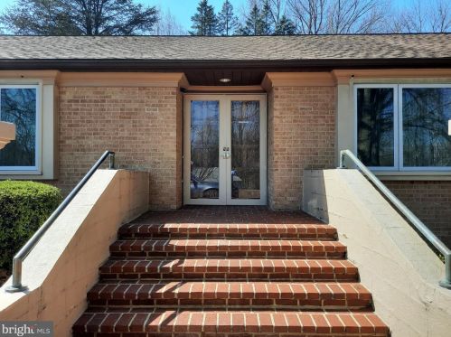 838 Kiehl Dr, Lemoyne PA  17043-1205 exterior