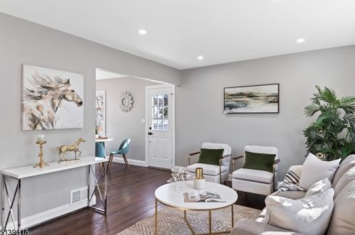 8 Mary Ln, Fanwood NJ  07023-1009 exterior