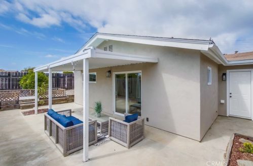3707 Balboa Dr, Oceanside CA  92056-3947 exterior