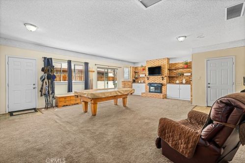 16193 Colina St, Victorville CA  92395-3610 exterior