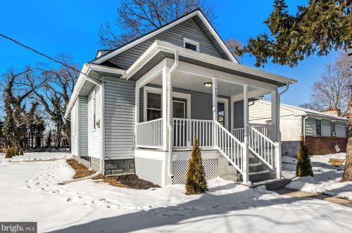 725 Pear St, Riverton, NJ 08077-1917
