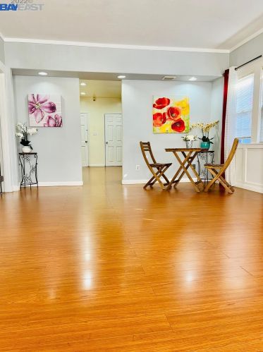 340 Foothill Blvd, Oakland, CA 94606-2323
