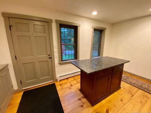 55 Shoddy Mill Rd, Manchester CT  06043-7817 exterior