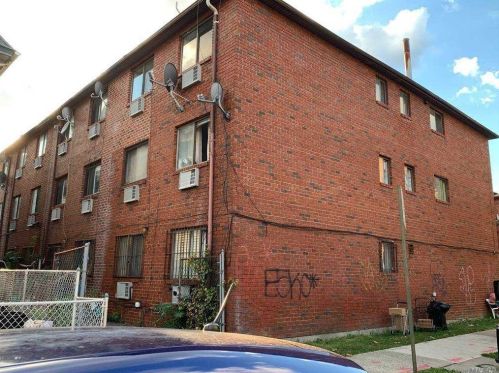 170-26 90th Ave, Jamaica, NY 11432-2322