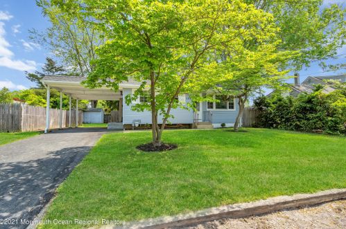 109 Hoover Dr, Bricktown, NJ 08724-2711