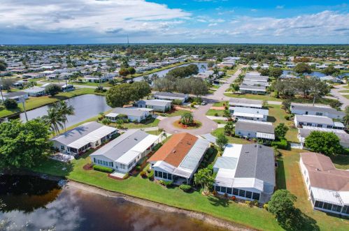 3816 Meadowlark Cir, Fort Pierce FL  34952-3144 exterior