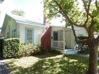 816 3rd Ave, Largo, FL 33770-2309