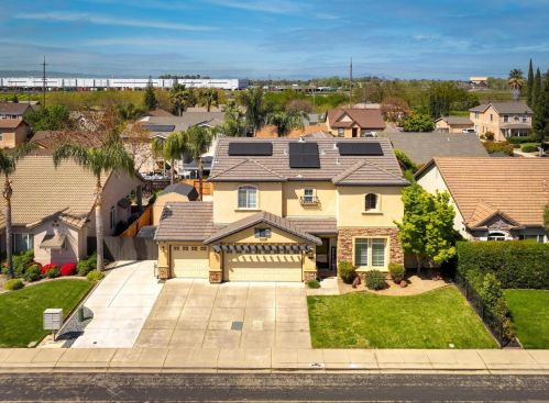 1451 Primavera Ave, Manteca CA  95336-6450 exterior