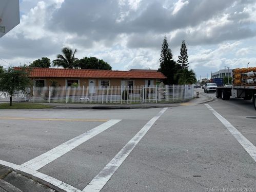 641 9th St, Hialeah, FL 33010-4522
