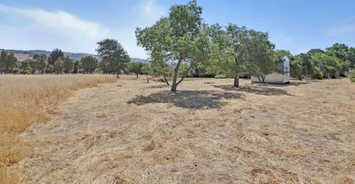 10000 Walter Welsher Ct, Gilroy CA  95020-9704 exterior