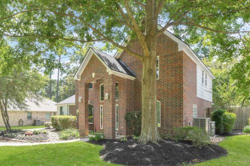 515 Rampart Ln, Conroe, TX 77302-1087