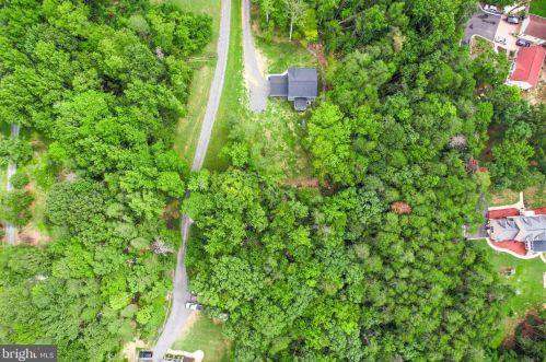 1077 Mountain View Rd, Fredericksburg VA  22406-4429 exterior