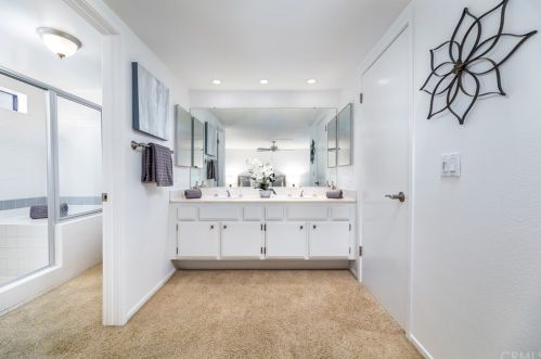 34 Christamon, Irvine CA 92620-1829 exterior