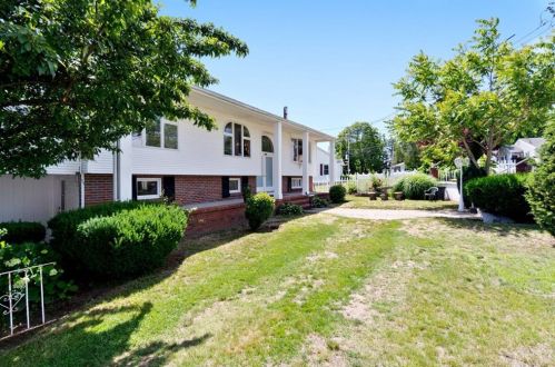 461 Woodward Rd, Providence, RI 02904-4730