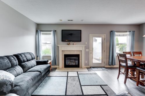 4704 Trumhall Dr, Darbydale OH  43123-8127 exterior