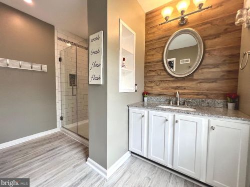 324 Glenn Rose Cir, Norristown PA 19406-1783 exterior