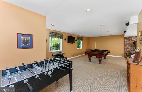 10085 Fox Hound Dr, Nokesville VA  20181-1431 exterior