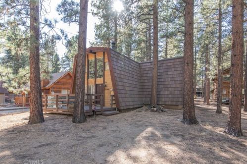 1173 Pine Ridge Ln, Big Bear City, CA 92314-9394
