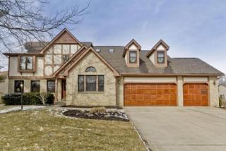 8215 Markhaven Dr, Columbus, OH 43235-1162