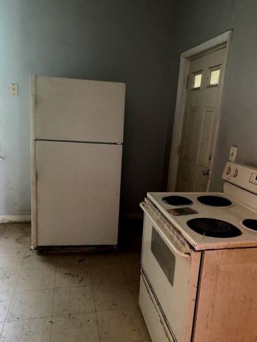 4570 Hamilton Ave, Cincinnati OH  45223-1777 exterior