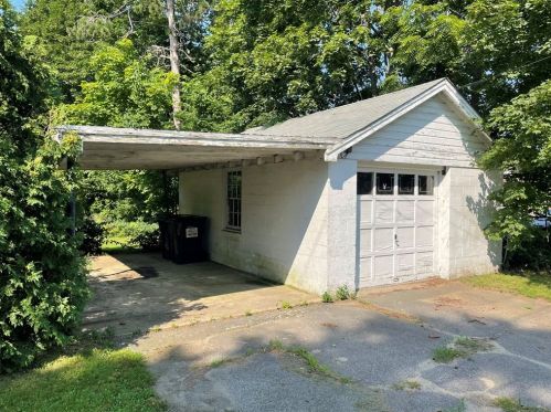 11 Pleasant St, Medfield MA  02052-2603 exterior