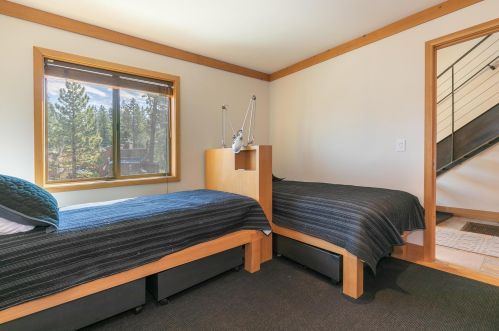 3066 Silver Strike, Truckee CA  96161-4208 exterior