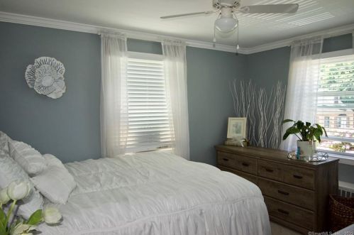 59 Carriage Dr, Wallingford CT 06492-3111 exterior