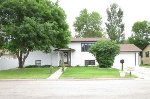 714 14th St, Jamestown ND  58401-2829 exterior