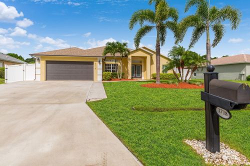 3718 Manak St, Fort Pierce, FL 34953-7705
