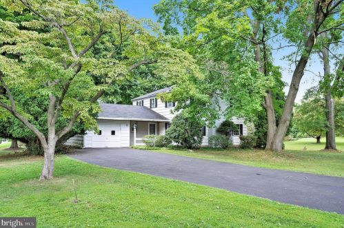 1337 Cherry Ln, Blue Bell, PA 19422-1803