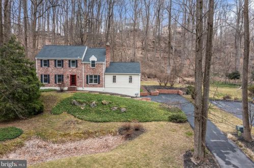 3305 Goshen Rd, Newtown Square, PA 19073-2512