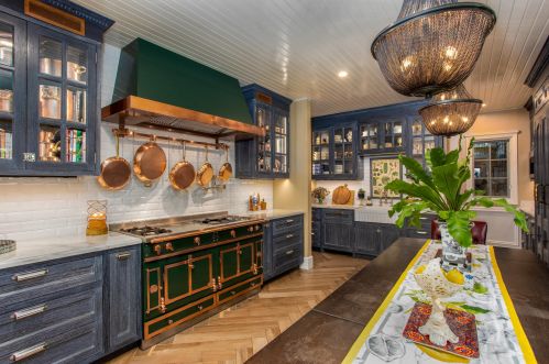 1930 Emerson Ave, Santa Barbara CA 93103-1919 exterior