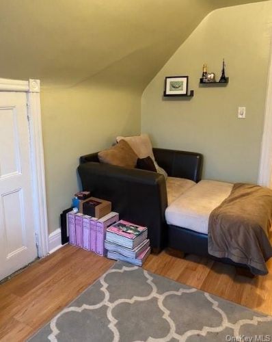 18 Haseco Ave, Rye Brook NY  10573-3906 exterior