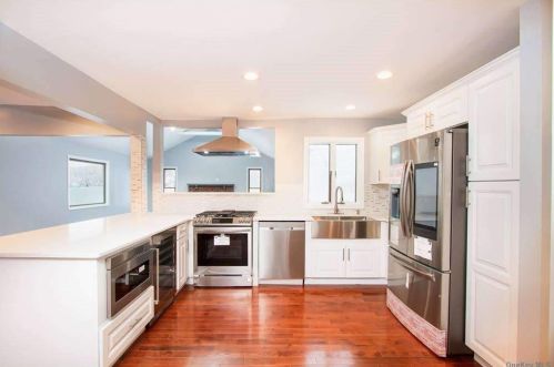 129 Thomas Ave, Bethpage NY  11714-1711 exterior