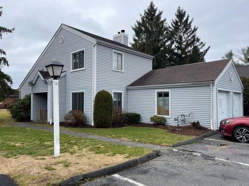 134 Club House Vw, Mohegan Lake, NY 10547-1270