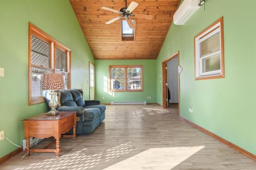 5515 Honey Crk Dr, Milwaukee WI 53221-4012 exterior