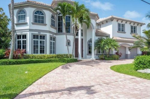 932 Allamanda Dr, Delray Beach, FL 33483-4914
