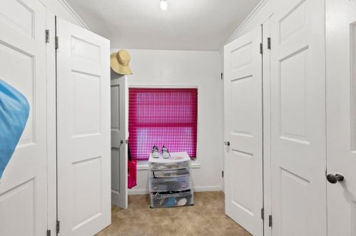 2524 60, Milwaukee WI 53219-2621 exterior