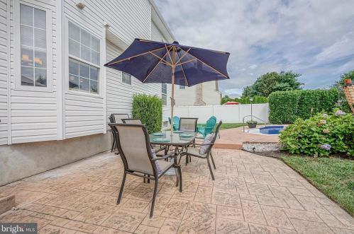 9 Flemish Way, Lumberton Township NJ  08048-4527 exterior