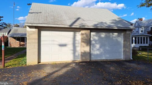 507 Fulton St, Hanover PA 17331-2725 exterior