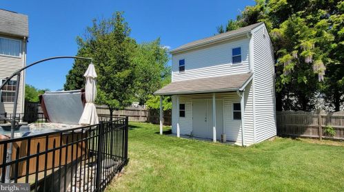 336 Johnny Boy Ln, Berlin Boro NJ  08009-2708 exterior