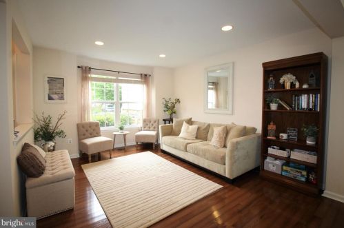 199 Gleneagles Ct, Blue Bell, PA 19422-3246