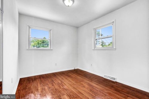 305 Shawnee Trl, Browns Mills NJ  08015-6119 exterior