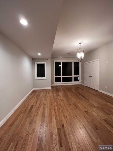 416 Lawton Ave, Cliffside Park NJ  07010-1902 exterior