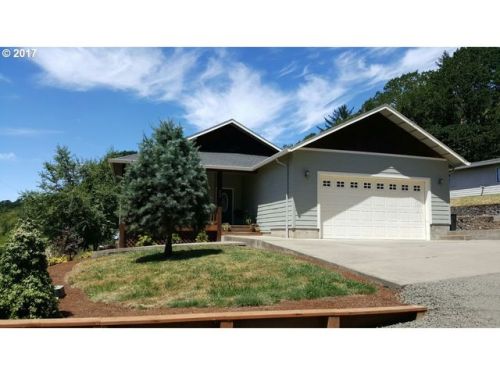 822 Center St, Sheridan, OR 97378-1316