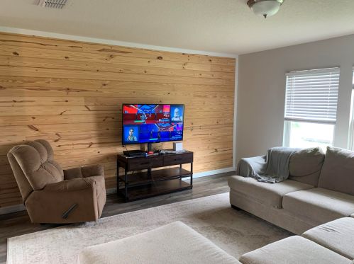 413 Dolores Ave, Fort Pierce FL  34983-1938 exterior