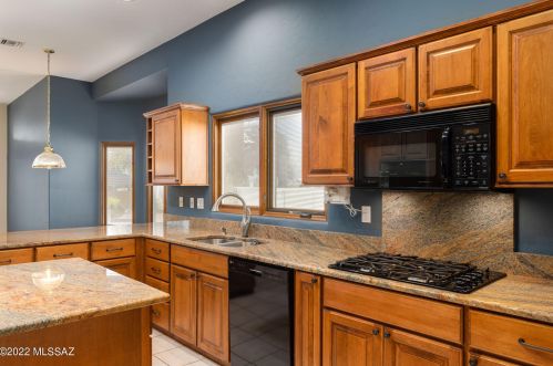 300 Hidden Quail Dr, Tucson AZ  85704-6940 exterior