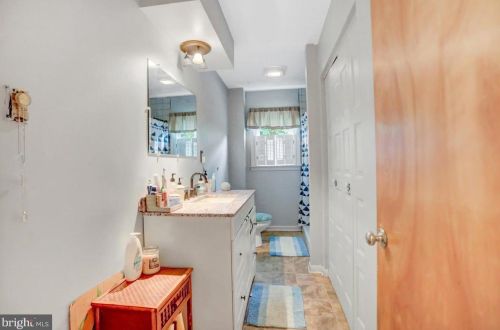 2148 Ritner Hwy, Carlisle PA 17015-9305 exterior